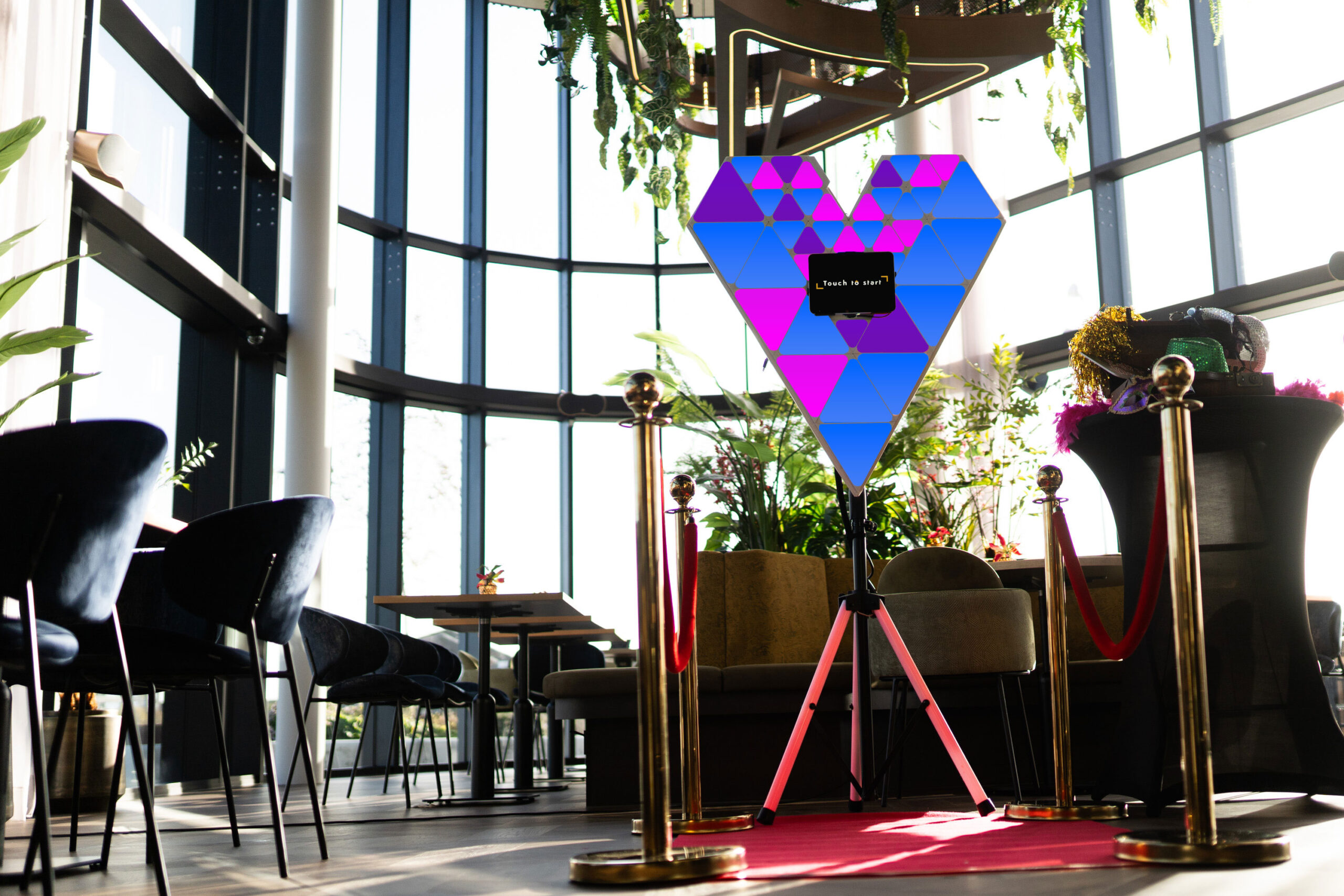 Love photobooth met disco LED-verlichting